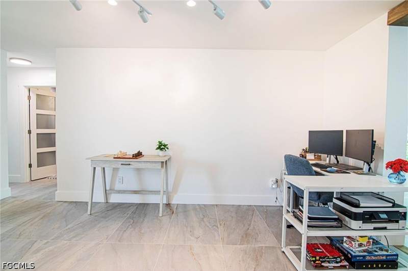 3 bedroom SingleFamilyResidence at 1300 Thompson St, Bellaire Estates, North Fort Myers — photo 5