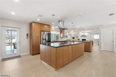 5331 Mayfair Ct, Cape Coral FL - photo 19 of 50