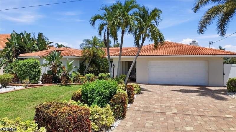 3 bedroom SingleFamilyResidence at 5331 Mayfair Ct, Cape Coral, Cape Coral — photo 2