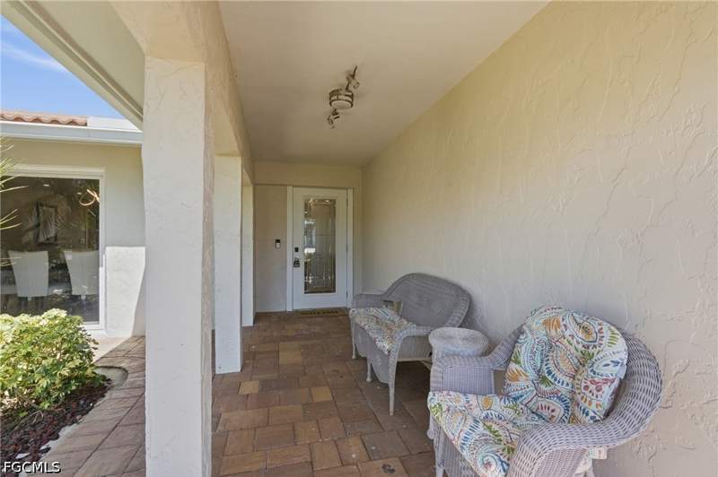 3 bedroom SingleFamilyResidence at 5331 Mayfair Ct, Cape Coral, Cape Coral — photo 4