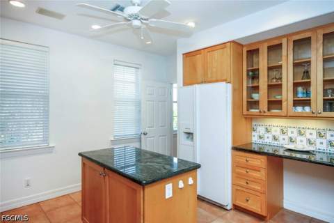 580 Sea Oats Dr, Sanibel FL - photo 11 of 48