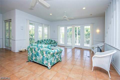 580 Sea Oats Dr, Sanibel FL - photo 17 of 48