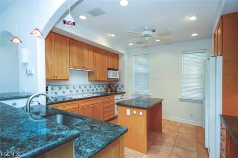 580 Sea Oats Dr, Sanibel FL - photo 8 of 48