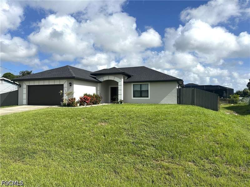 3 bedroom SingleFamilyResidence at 3308 37th St SW, Lehigh Acres, Lehigh Acres — photo 2