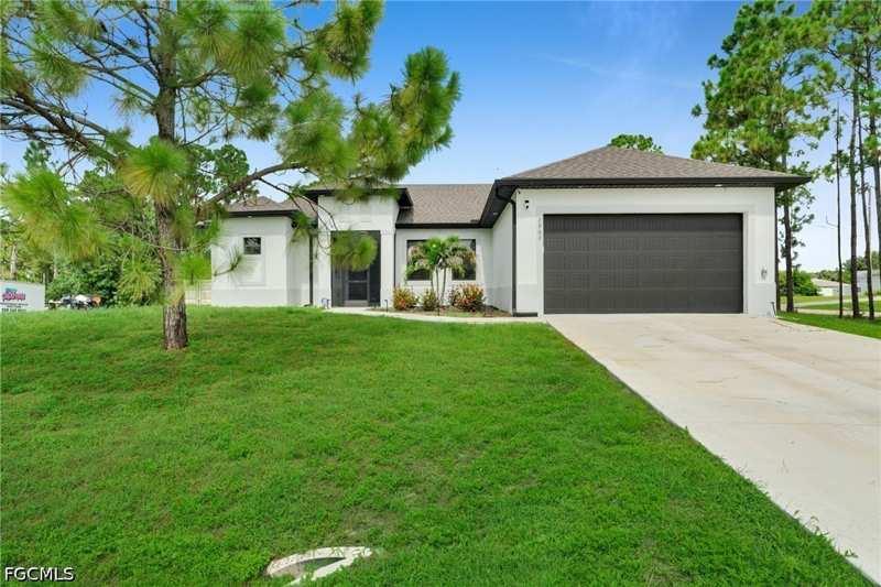 3 bedroom SingleFamilyResidence at 2902 Villa Ave S, Lehigh Acres, Lehigh Acres — photo 1