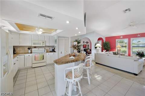 212 Kamal Pkwy, Cape Coral FL - photo 7 of 44