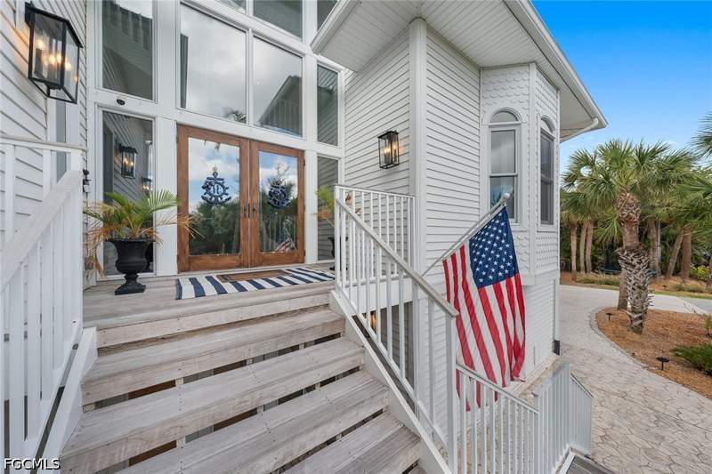 6 bedroom SingleFamilyResidence at 660 Anchor Dr, Anchors Aweigh, Sanibel — photo 2