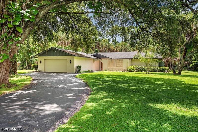 3 bedroom SingleFamilyResidence at 6040 Lancewood Way, Logan Woods, Naples — photo 2