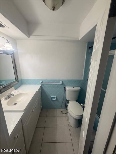 129 E Lake Dr, Lehigh Acres FL - photo 10 of 20