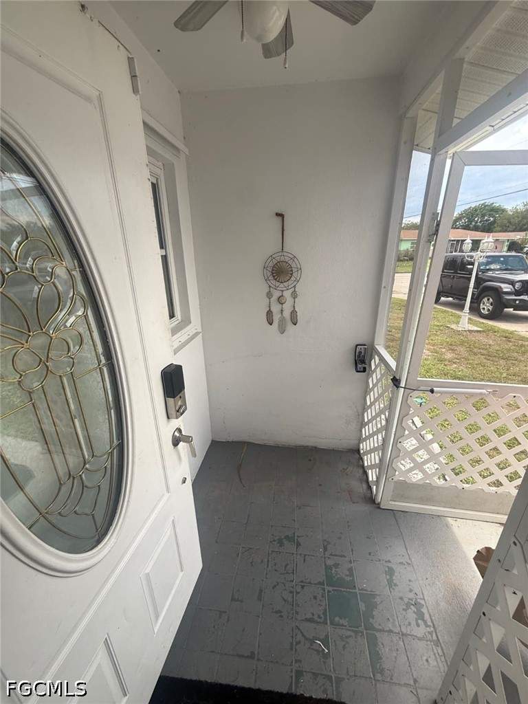 5 bedroom SingleFamilyResidence at 129 E Lake Dr, Lehigh Acres, Lehigh Acres — photo 3