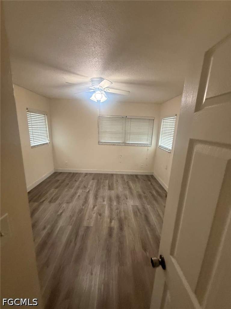 5 bedroom SingleFamilyResidence at 129 E Lake Dr, Lehigh Acres, Lehigh Acres — photo 5
