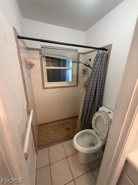 129 E Lake Dr, Lehigh Acres FL - photo 9 of 20