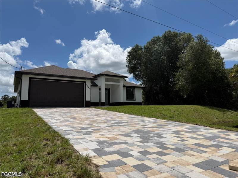 4 bedroom SingleFamilyResidence at 6042 Langdon Ave, Fort Myers, Fort Myers — photo 2