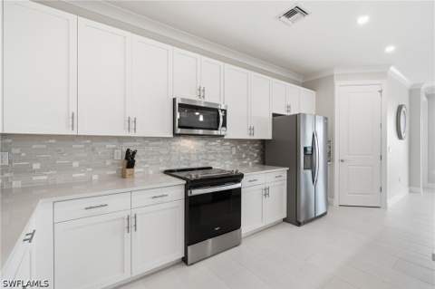 239 Indies Dr E 202, Naples FL - photo 8 of 36