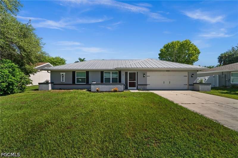 3 bedroom SingleFamilyResidence at 6060 Macbeth Ln, Island Park Woodlands, Fort Myers — photo 2