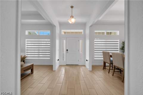 125 SE 11th Ter, Cape Coral FL - photo 10 of 50