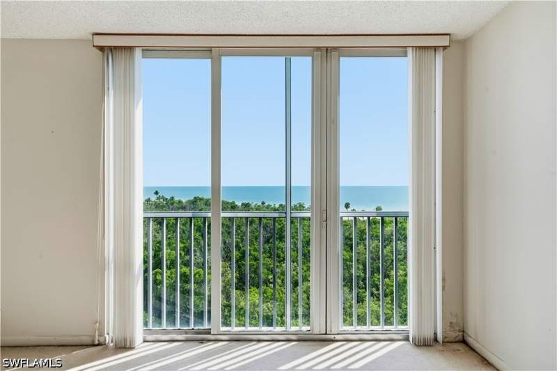 2 bedroom Condominium at 5 Bluebill Ave 702 + 802, Vanderbilt Towers, Naples — photo 5