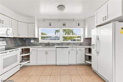 5224 Tower Dr, Cape Coral FL - photo 11 of 46