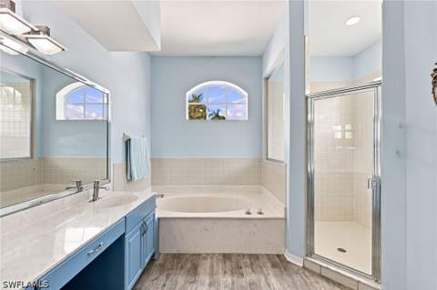 195 Palmetto Dunes Cir, Naples FL - photo 17 of 38