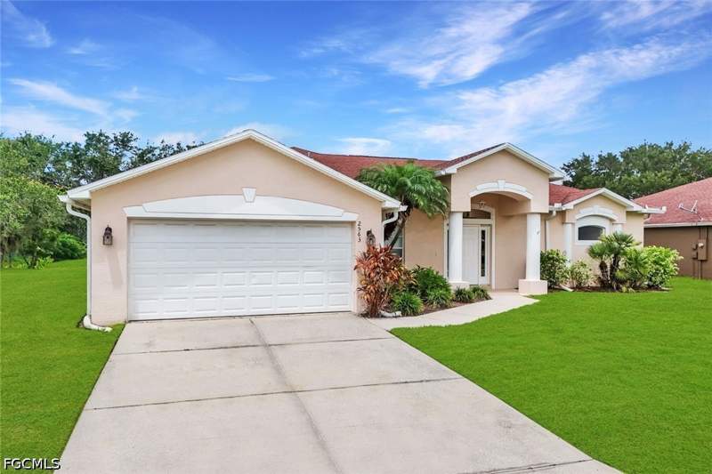 3 bedroom SingleFamilyResidence at 2563 Nature Pointe Loop, Hawk'S Preserve, Fort Myers — photo 3