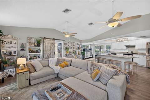 916 SE 21st Ln, Cape Coral FL - photo 21 of 40