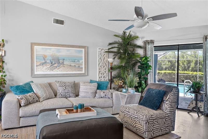 3 bedroom SingleFamilyResidence at 916 SE 21st Ln, Cape Coral, Cape Coral — photo 5