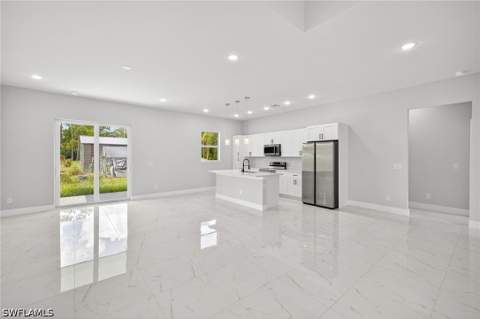 525 Genesee Ave S, Lehigh Acres FL - photo 6 of 31