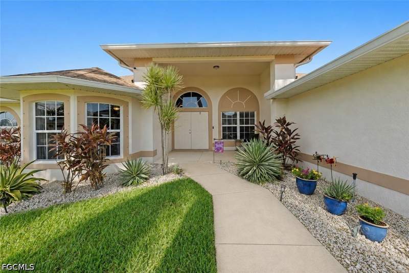 3 bedroom SingleFamilyResidence at 4930 SW 27th Ave, Cape Coral, Cape Coral — photo 3