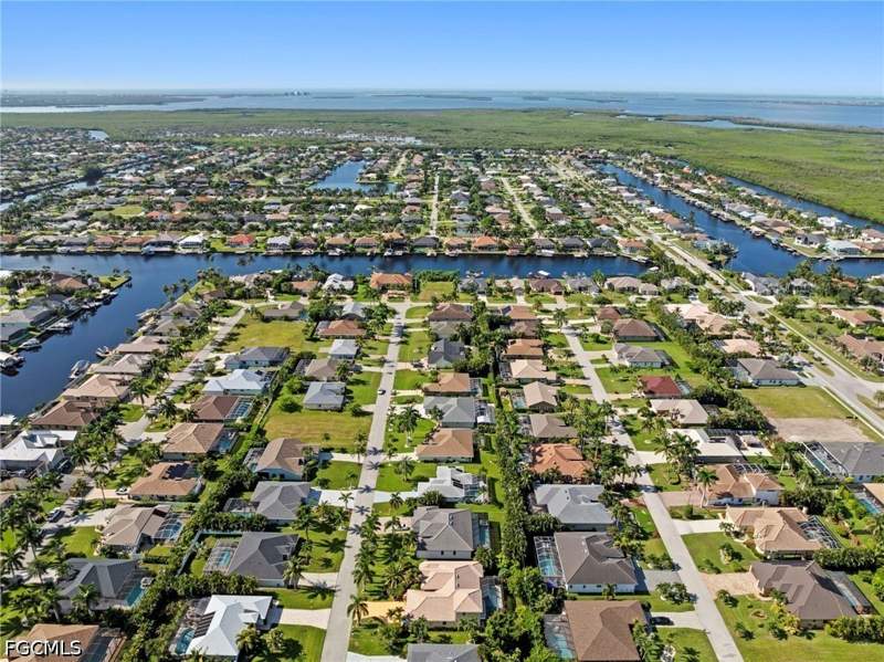 3 bedroom SingleFamilyResidence at 4930 SW 27th Ave, Cape Coral, Cape Coral — photo 4