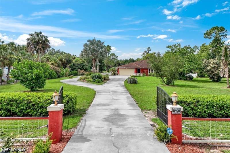 3 bedroom SingleFamilyResidence at 360 16th AVE NW, GOLDEN GATE ESTATES, Naples — photo 4