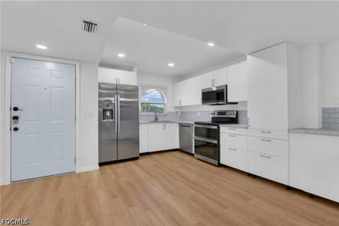28 Cosmopolitan Dr 16, Lehigh Acres FL - photo 9 of 31