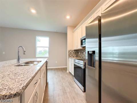 512 NW 25th Ave, Cape Coral FL - photo 16 of 42
