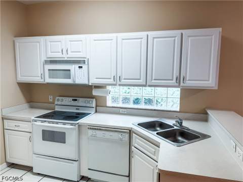 10704 Rio Mar Cir, Estero FL - photo 19 of 50