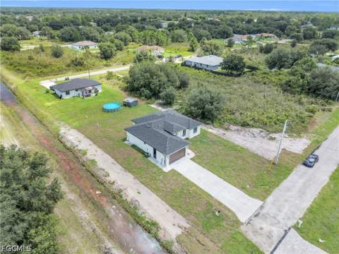 2522 56th St W, Lehigh Acres FL - photo 7 of 34