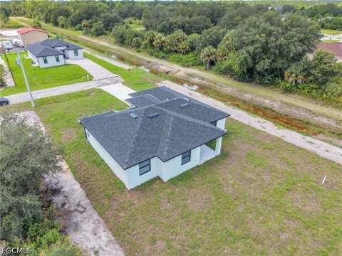2522 56th St W, Lehigh Acres FL - photo 9 of 34