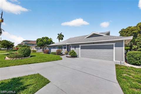 27115 Belle Rio Dr, Bonita Springs FL - photo 7 of 50