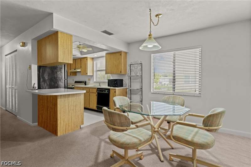 2 bedroom Condominium at 1113 Cape Coral Pkwy W 103, Danah Court Condo, Cape Coral — photo 4