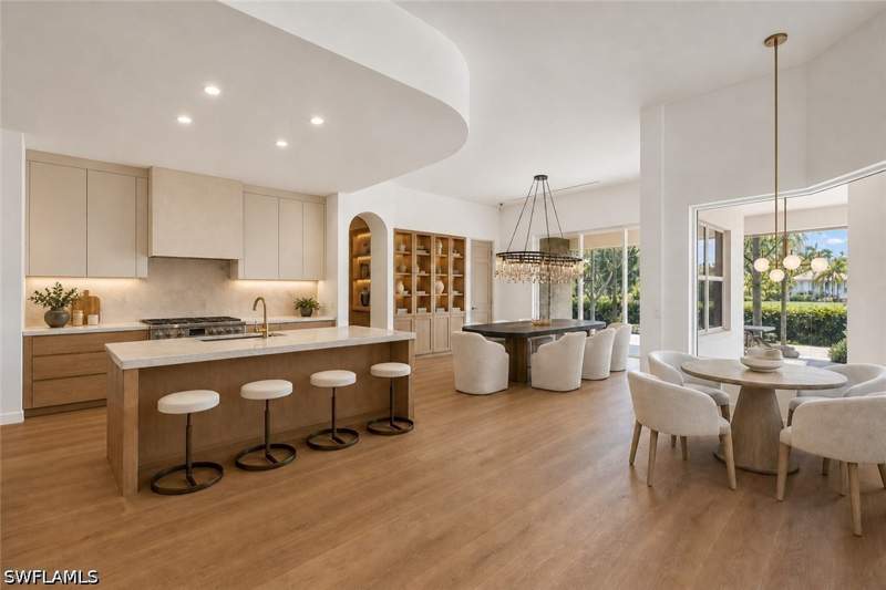 4 bedroom SingleFamilyResidence at 499 Terracina Way, Terracina, Naples — photo 4