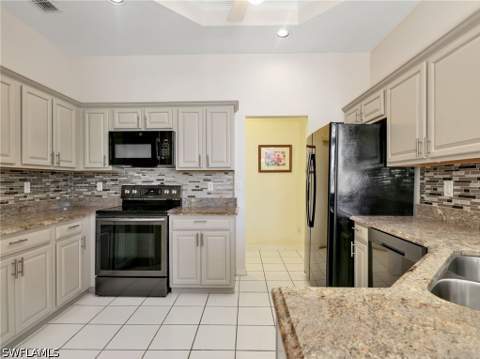 6832 Compton Ln S, Naples FL - photo 10 of 31