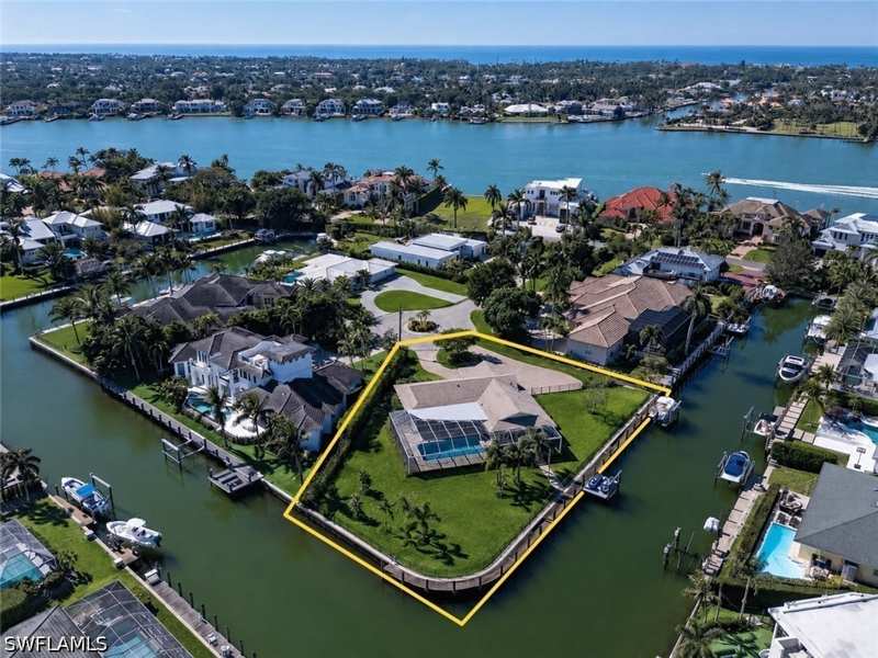 3 bedroom SingleFamilyResidence at 2185 Trout Ct, Royal Harbor, Naples — photo 1
