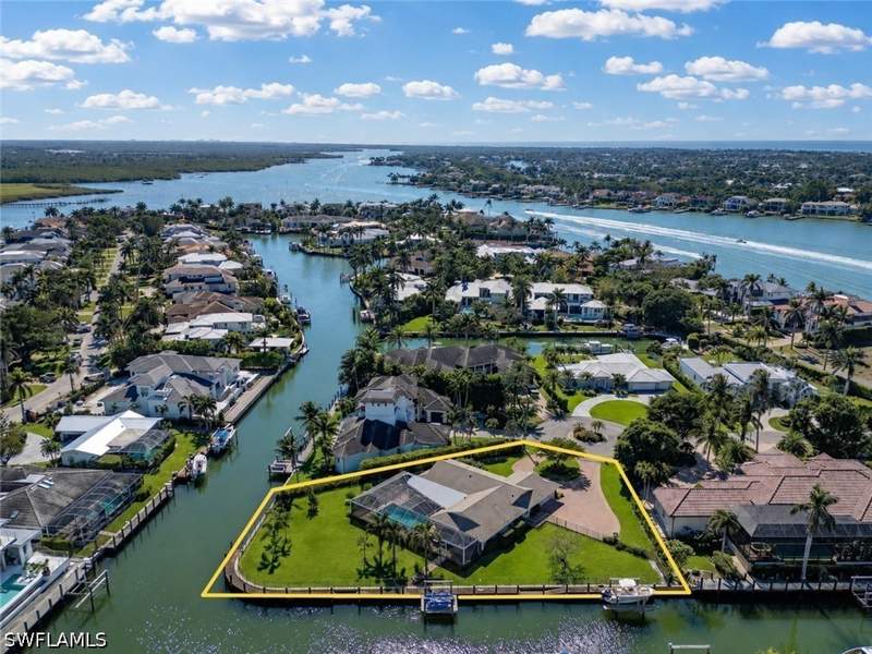3 bedroom SingleFamilyResidence at 2185 Trout Ct, Royal Harbor, Naples — photo 5