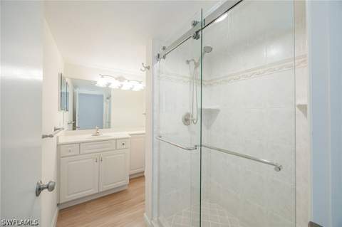 425 Wildwood Ln, Naples FL - photo 16 of 36
