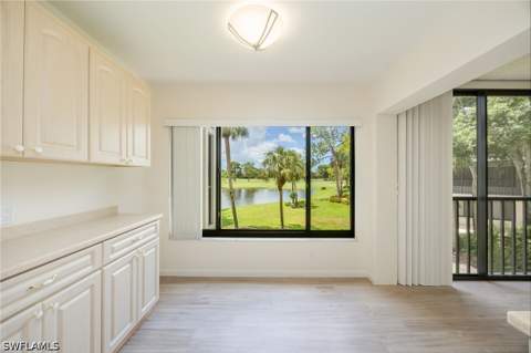 425 Wildwood Ln, Naples FL - photo 6 of 36