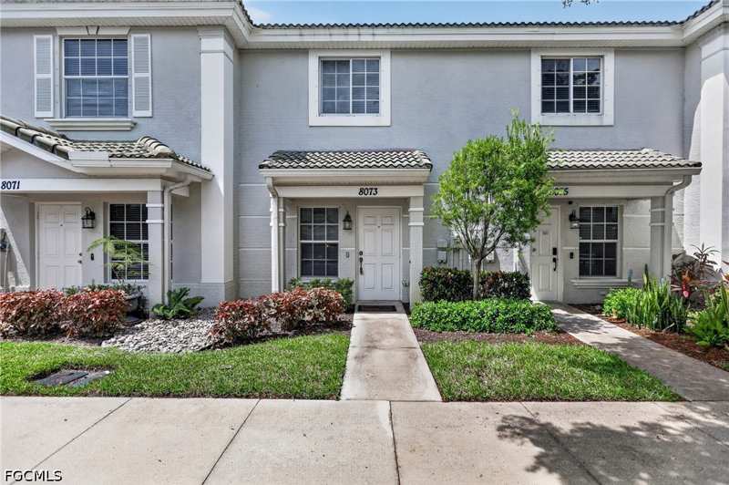 2 bedroom Townhouse at 8073 Pacific Beach Dr, Cypress Landing, Fort Myers — photo 1