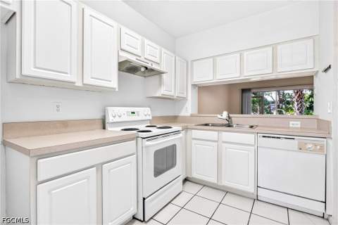 8073 Pacific Beach Dr, Fort Myers FL - photo 12 of 38
