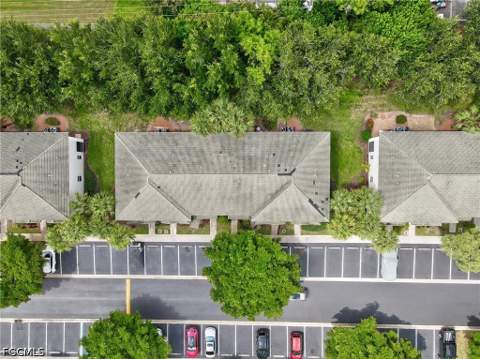 8073 Pacific Beach Dr, Fort Myers FL - photo 6 of 38