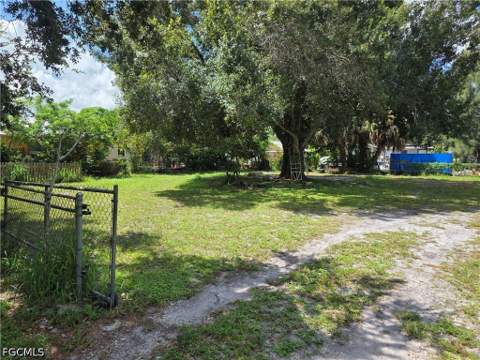 615 New Market Rd W, Immokalee FL - photo 6 of 24