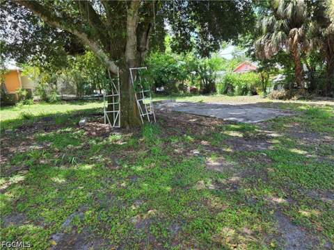 615 New Market Rd W, Immokalee FL - photo 9 of 24