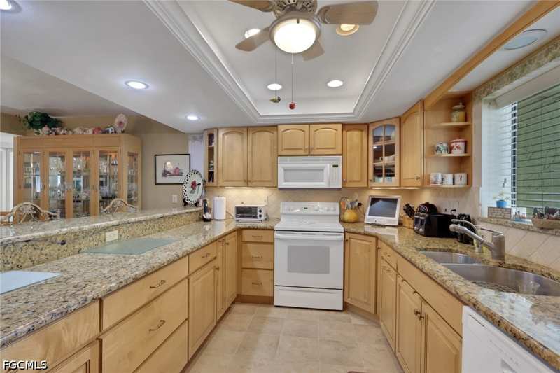 3 bedroom Townhouse at 4498 Windjammer Ln 2B, Schooner Village, Fort Myers — photo 1