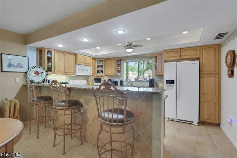 3 bedroom Townhouse at 4498 Windjammer Ln 2B, Schooner Village, Fort Myers — photo 2